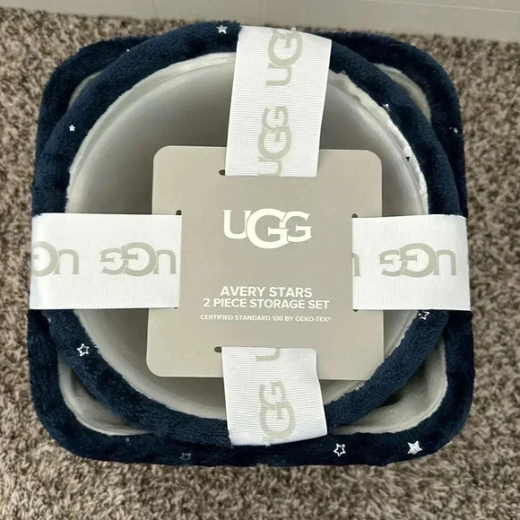 New! Avery Stars 2-Piece Storage Set
UGG® - Navy - Picture 2 of 3